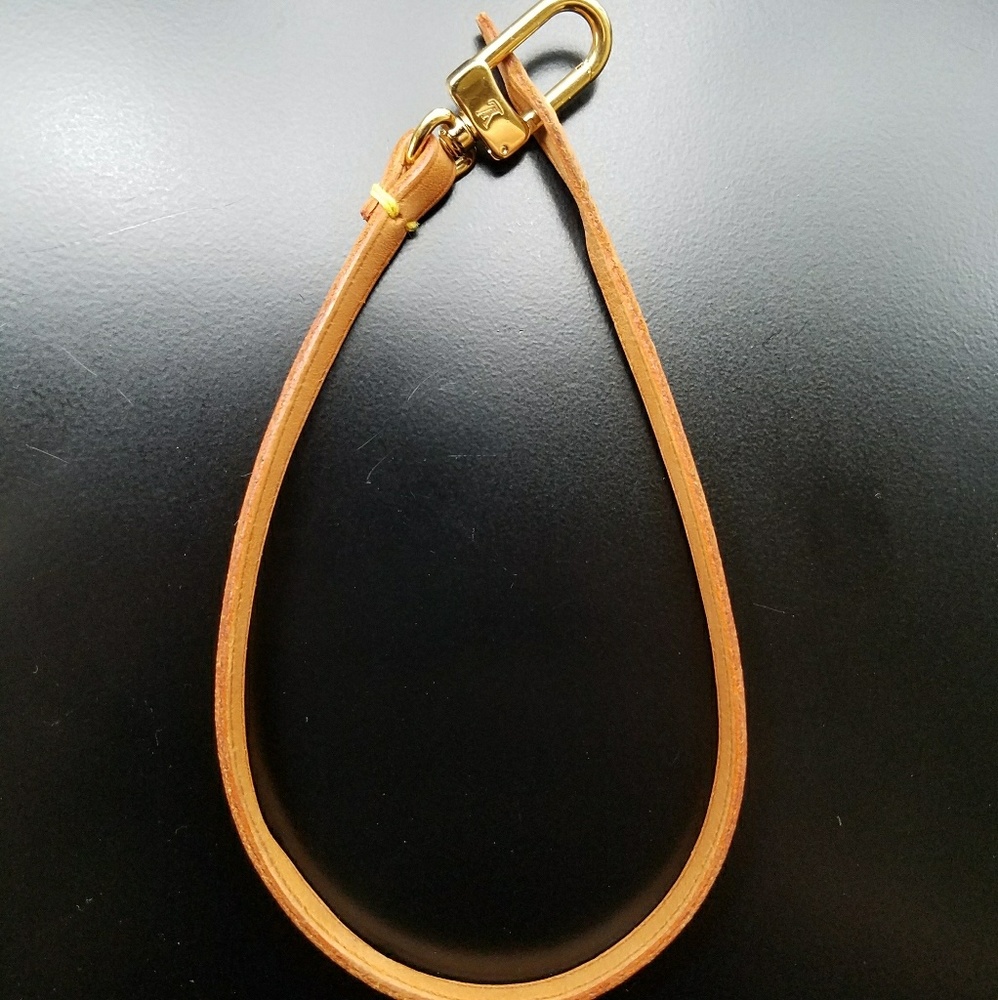 LOUIS VUITTON POCHETTE  STRAP